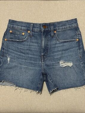Like New High-Rise Denim Shorts by Madewell-Sz 26-99% Cotton-Raw Hem-Distressed
